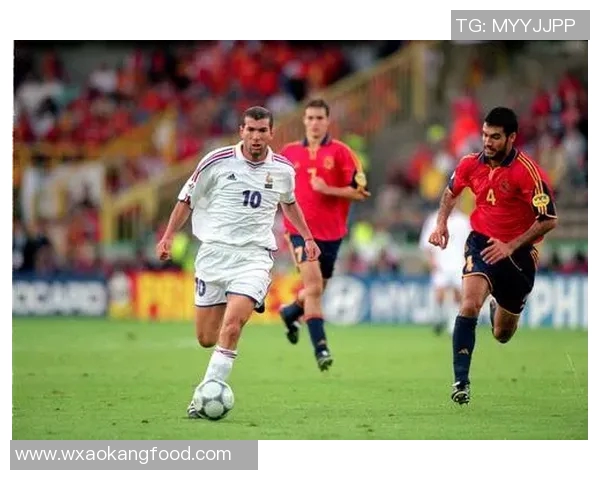 足球17号的传奇之路:从少年梦想到职业巅峰的奋斗历程 足球17号的传奇之路:从少年梦想到职业巅峰的奋斗历程